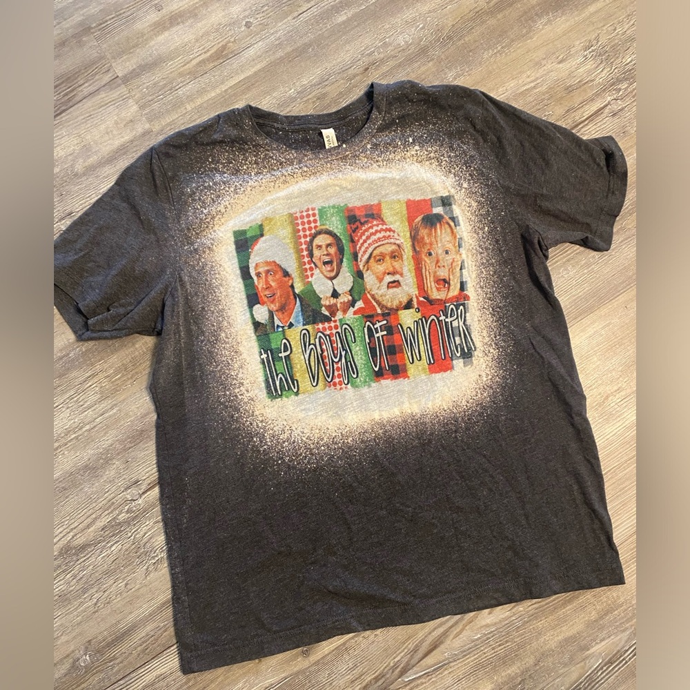 LAST CHANCE! EUC Christmas Movie Icons Tee XL